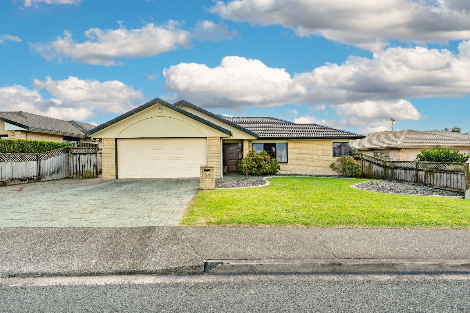 Family, fenced and fabulous - Royal Heights property photo